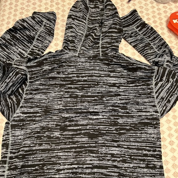 Nike grey zip-up hooded jacket - Picture 4 of 4